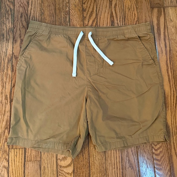Mens khaki shorts - Picture 1 of 2